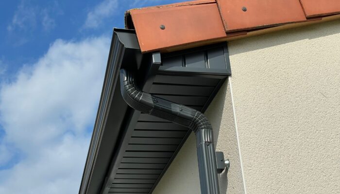 Pose de Gouttières & Chéneaux en Aluminium